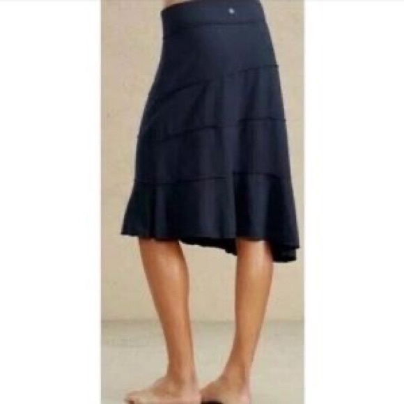 Athleta Black Tiered Midi Skirt - Picture 3 of 10